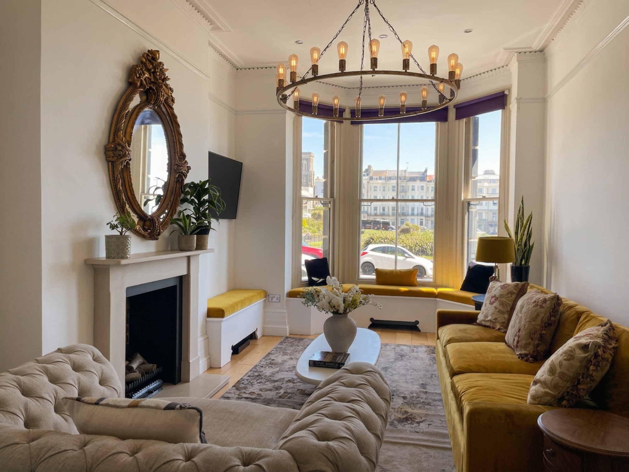 Hastings House lounge with chandelier and sea painting